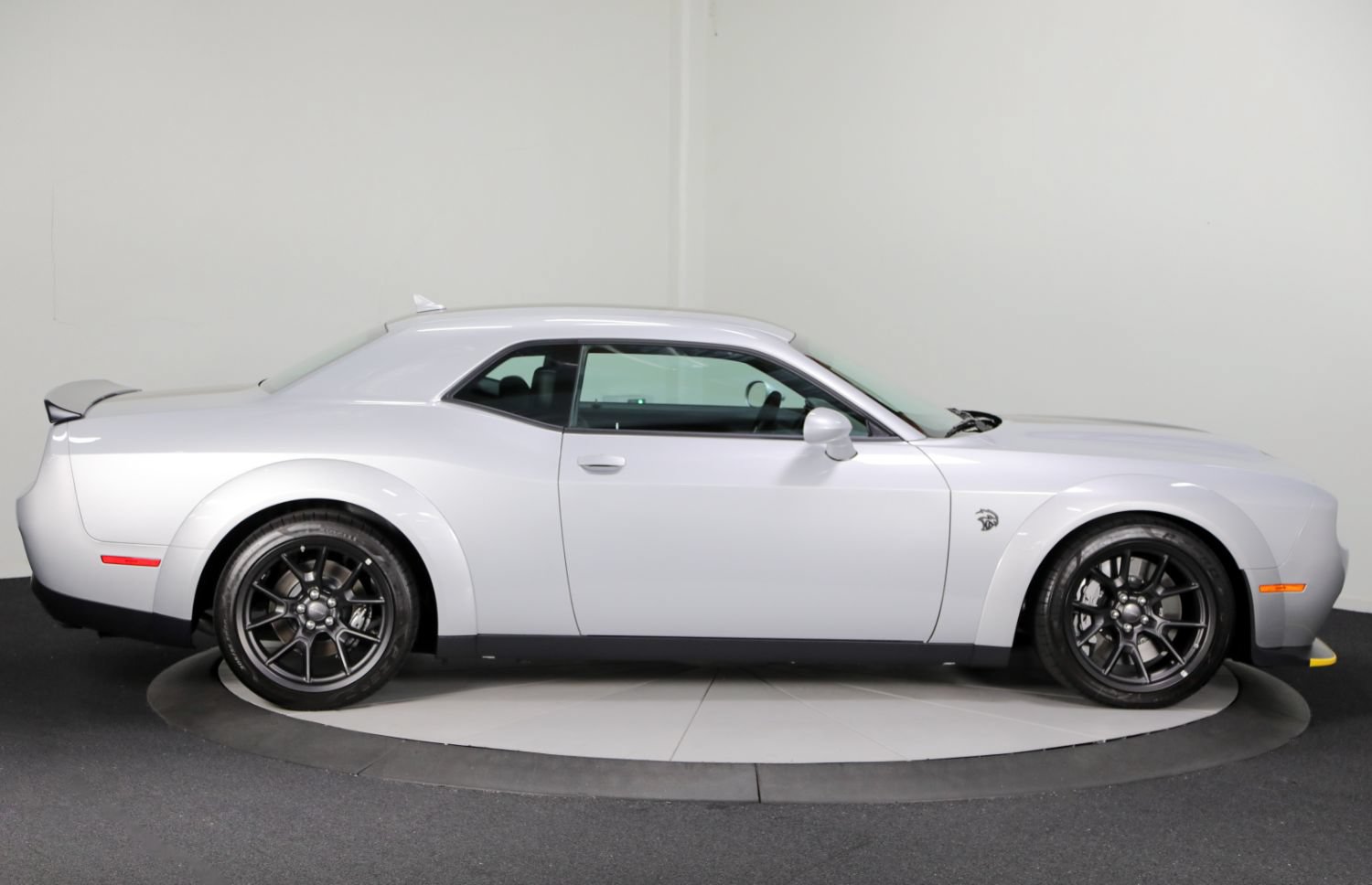Used 2023 Dodge Challenger SRT Hellcat w/ Plus Package RWD image 9