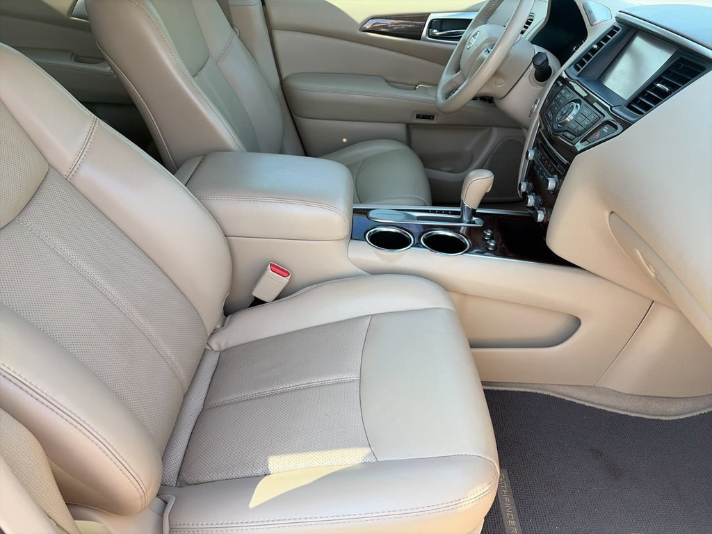 Used 2015 Nissan Pathfinder Platinum w/ Cargo Package FWD image 7