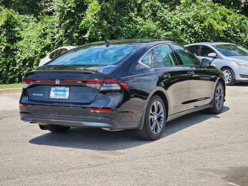 Used 2023 Honda Accord EX image 6