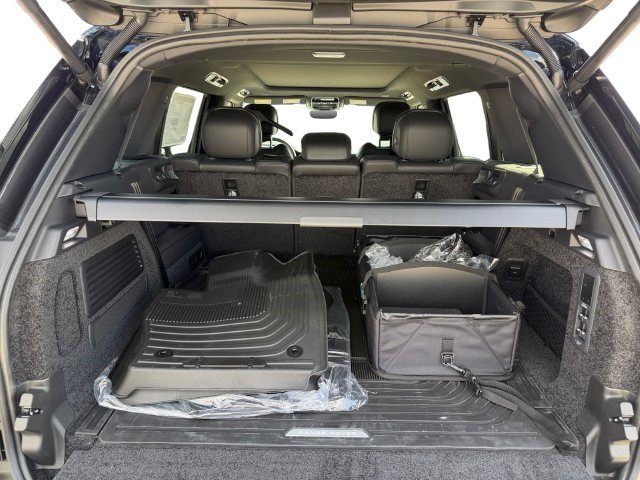 New 2026 Land Rover Range Rover Long Wheelbase SE AWD/4WD image 18