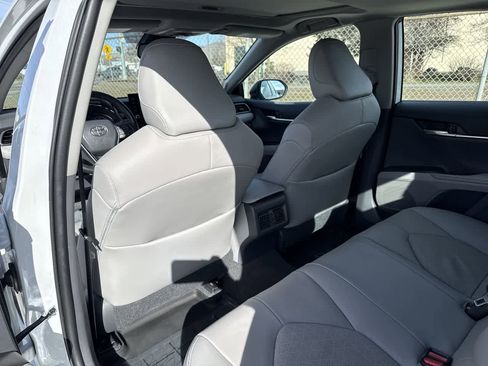 Used 2021 Toyota Camry XSE w/ Navigation Upgrade Package image 13