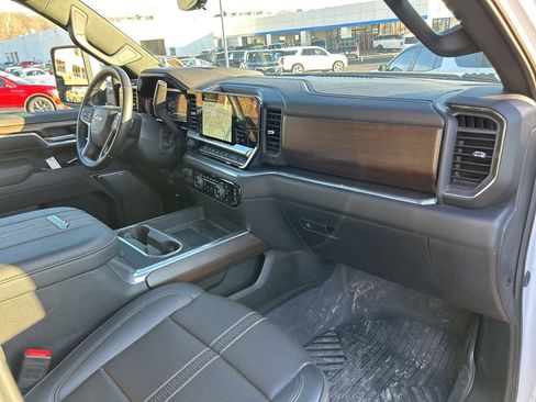 Used 2025 Chevrolet Silverado 2500 High Country w/ Technology Package image 50