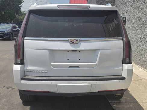 Used 2019 Cadillac Escalade Platinum AWD/4WD image 6