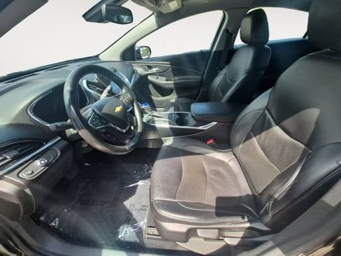 Used 2017 Chevrolet Volt Premier w/ Driver Confidence II Package FWD image 9