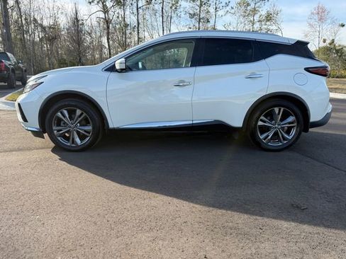 Used 2019 Nissan Murano Platinum image 2