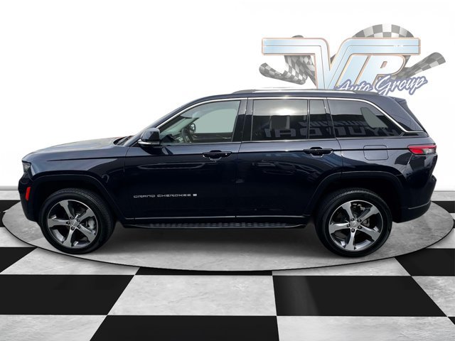 Used 2023 Jeep Grand Cherokee Limited w/ Luxury Tech Group II AWD/4WD image 4