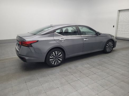 Used 2024 Nissan Altima 2.5 SV image 10