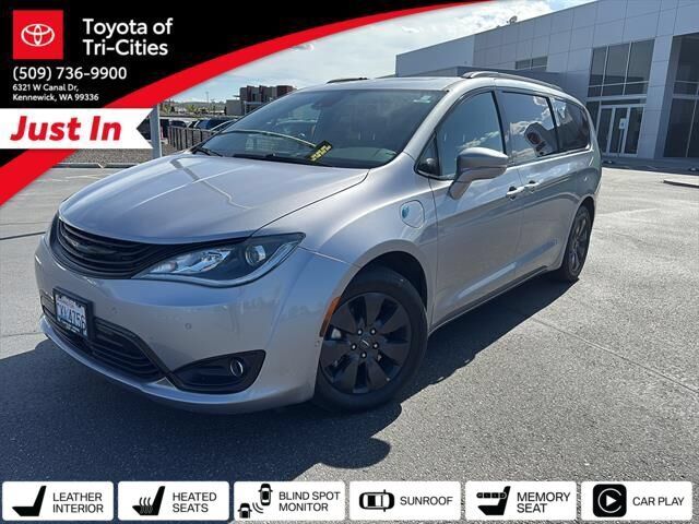 Used 2019 Chrysler Pacifica Limited w/ Advanced Safetytec Group FWD image 31