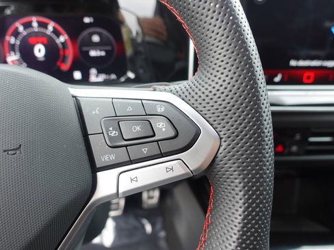 Certified 2025 Volkswagen GTI SE FWD image 14