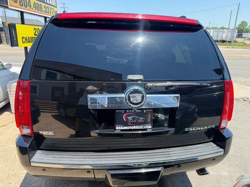 Used 2009 Cadillac Escalade AWD image 4