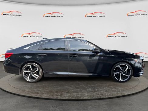 Used 2018 Honda Accord Sport image 6