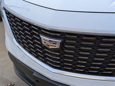 Used 2023 Cadillac XT4 Luxury image 3