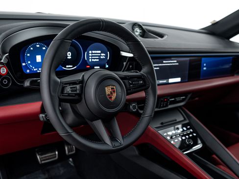 New 2025 Porsche Macan 4S Electric image 14