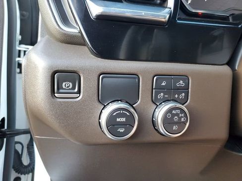 Used 2024 GMC Sierra 1500 SLT w/ SLT Premium Plus Package image 30