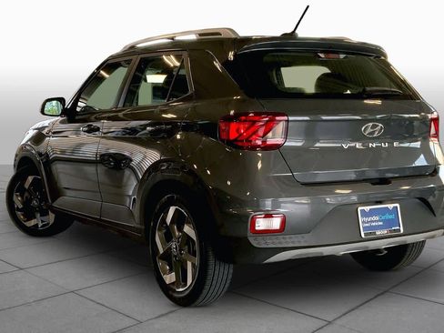 Certified 2025 Hyundai Venue SEL FWD image 11