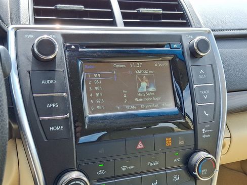 Used 2015 Toyota Camry LE FWD image 17