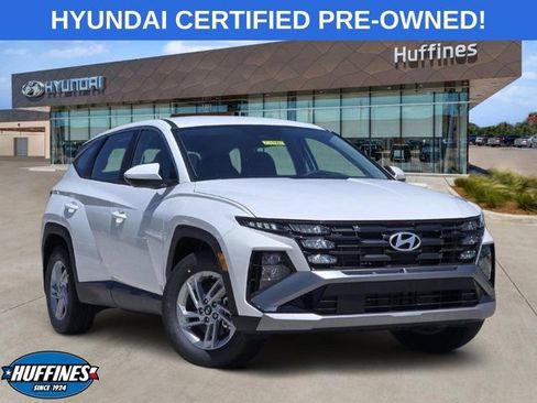 Certified 2025 Hyundai Tucson SE FWD image 1