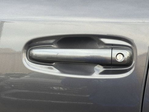 Used 2018 Toyota 4Runner SR5 Premium AWD/4WD image 15