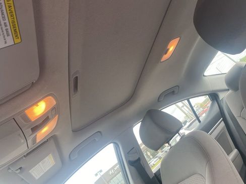 Used 2020 Hyundai Elantra Value Edition image 6