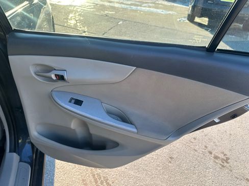 Used 2010 Toyota Corolla LE image 18