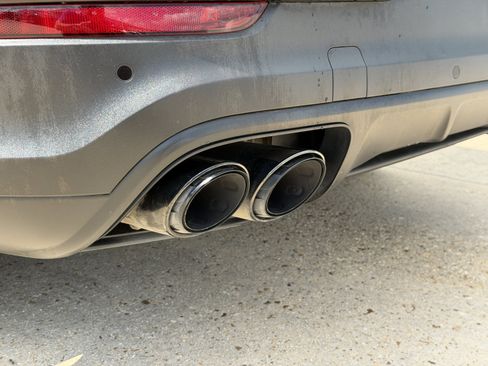 Certified 2023 Porsche Cayenne Platinum Edition AWD/4WD image 30