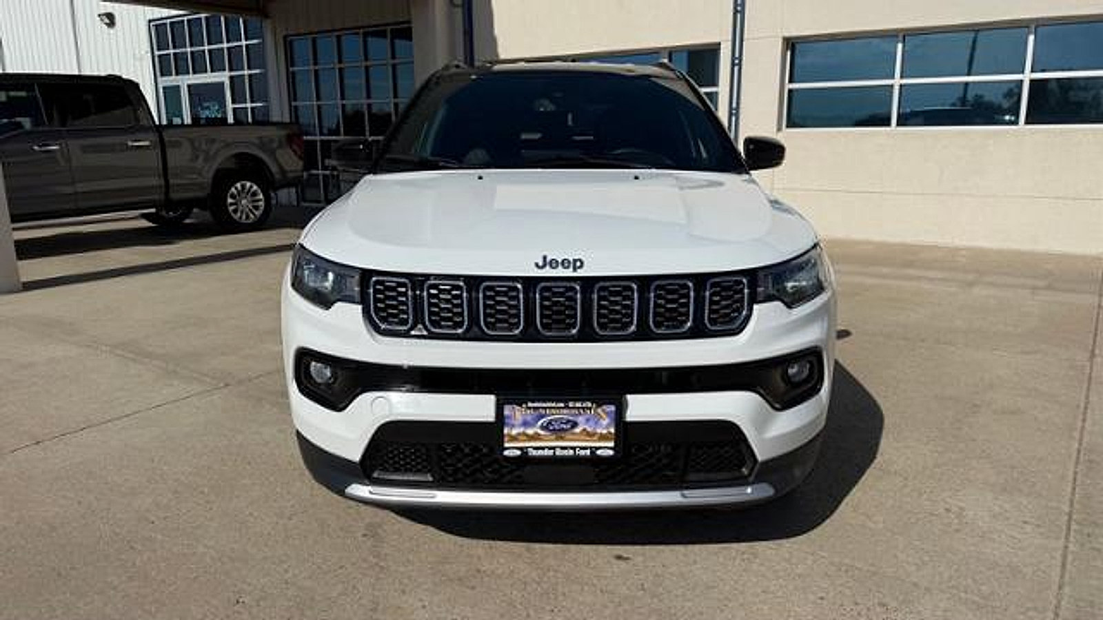 Used 2024 Jeep Compass Limited AWD/4WD image 2