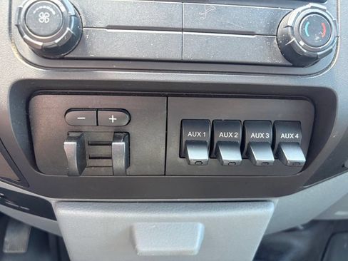 Used 2012 Ford F250 XL w/ PWR Equipment Group AWD/4WD image 4