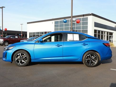 Used 2024 Nissan Sentra SV image 9