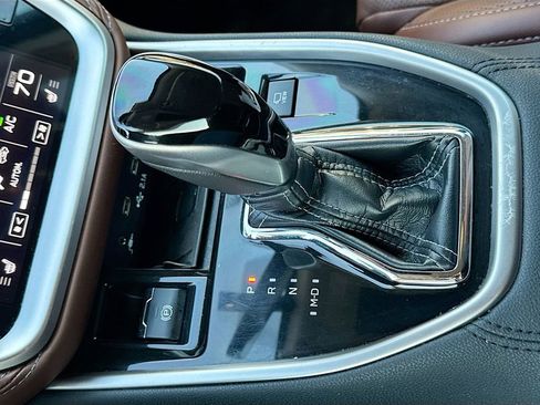 Used 2021 Subaru Outback Touring w/ Popular Package #2 image 20