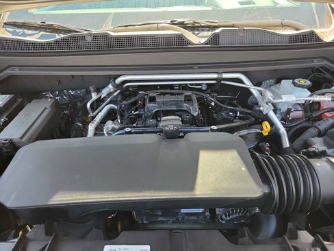 New 2026 Chevrolet Colorado ZR2 w/ Technology Package AWD/4WD image 13