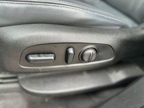 Used 2018 Buick Enclave Essence image 16