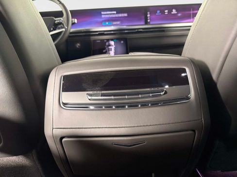 Used 2026 Cadillac Escalade Platinum Sport w/ LPO, ONYX Package AWD/4WD image 30