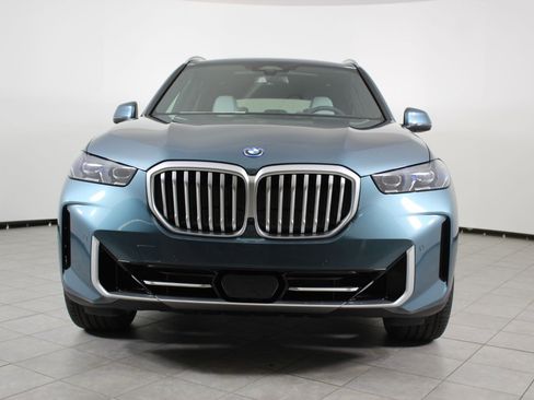 New 2026 BMW X5 xDrive50e image 6