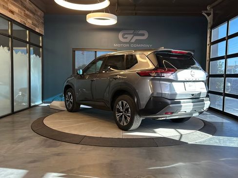 Used 2022 Nissan Rogue SV AWD/4WD image 5