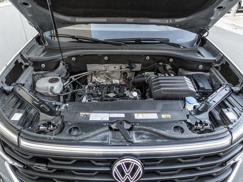 Used 2024 Volkswagen Atlas Cross Sport SEL Premium R-Line image 17