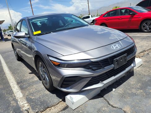 Used 2024 Hyundai Elantra SEL FWD image 24