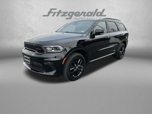 Used 2023 Dodge Durango GT image 3