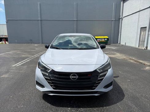 Used 2024 Nissan Versa SR FWD image 7