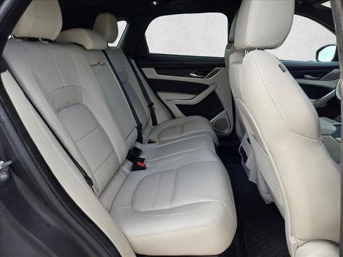 Used 2024 Jaguar F-PACE R-Dynamic S image 19