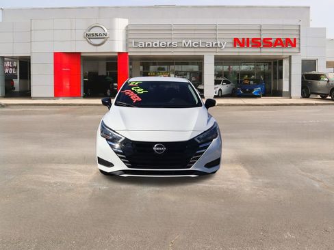 Used 2025 Nissan Versa S w/ Trunk Package image 8