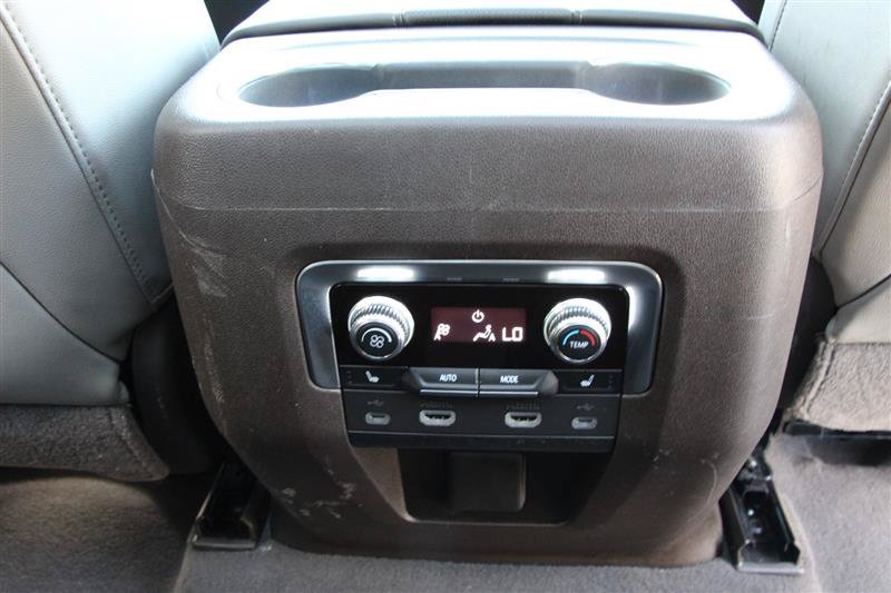 Used 2021 GMC Yukon SLT w/ SLT Luxury Plus Package AWD/4WD image 28