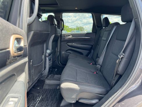 Used 2017 Jeep Grand Cherokee Laredo 75th Anniversary AWD/4WD image 16
