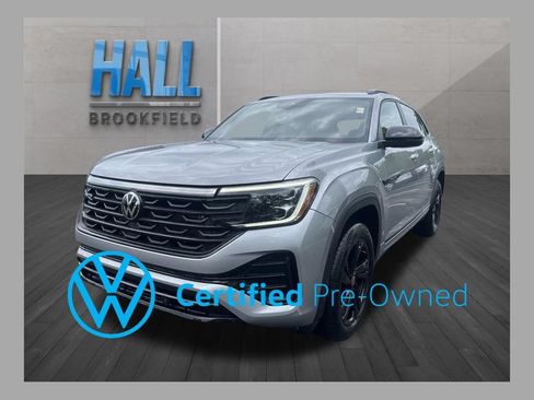 Certified 2025 Volkswagen Atlas Cross Sport SEL R-Line AWD/4WD image 1