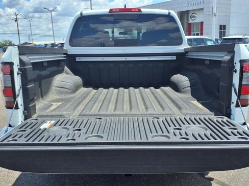 New 2025 Nissan Frontier PRO-4X w/ Pro Convenience Package image 8