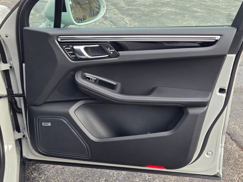 New 2026 Porsche Macan S image 35