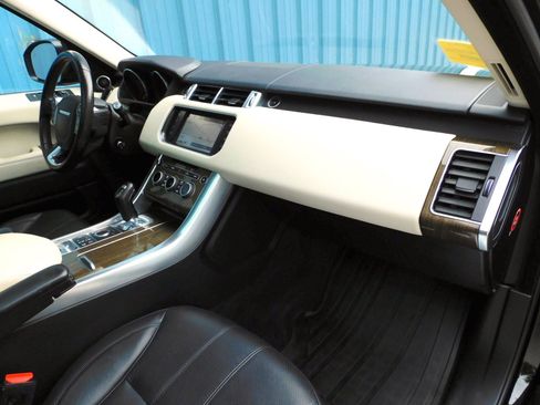 Used 2016 Land Rover Range Rover Sport HSE image 20