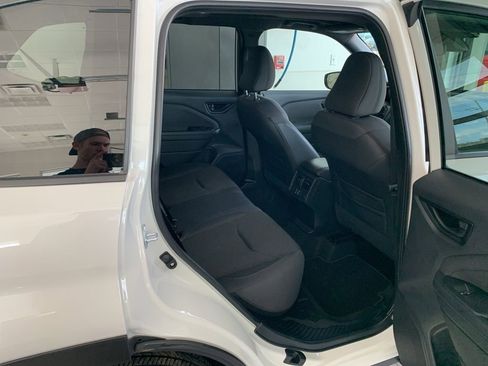 Certified 2025 Subaru Forester Premium AWD/4WD image 20