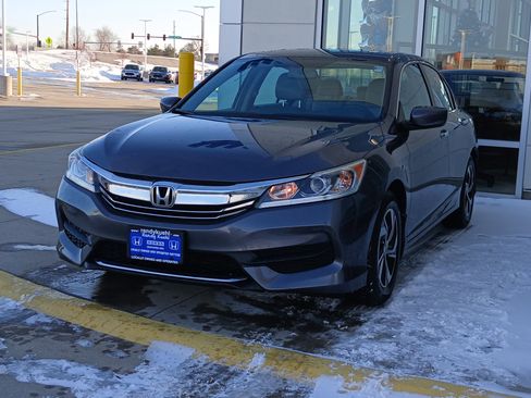 Used 2017 Honda Accord LX image 2