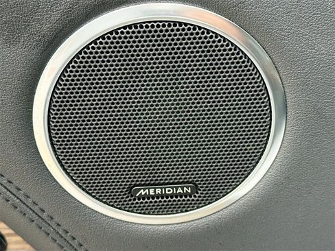 Used 2019 Land Rover Range Rover HSE image 18