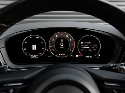 Certified 2024 Porsche Cayenne AWD/4WD image 18